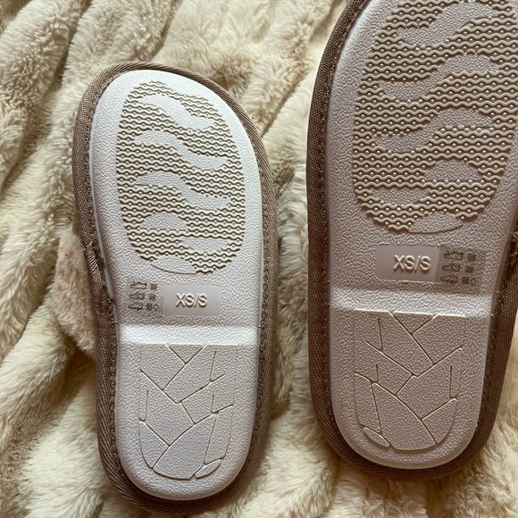 NWT Chinese Laundry L.A. faux fur lined slippers - Picture 3 of 5